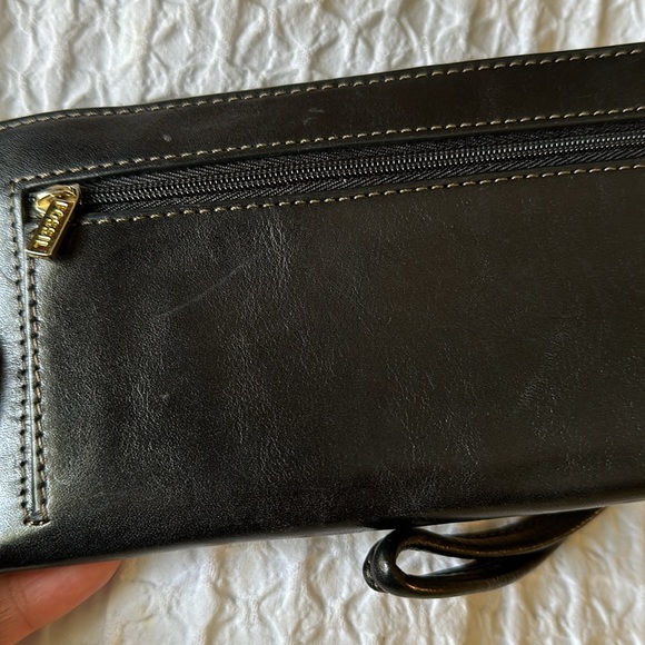 Fossil Leather Wallet with Removable Wristlet Strap - Picture 4 of 8